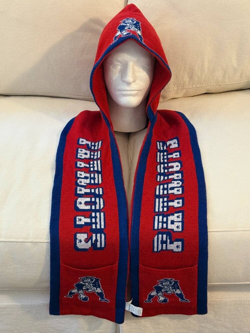 RARE New England Patriots Hooded Scarf Pockets Forever Collectibles OSFA